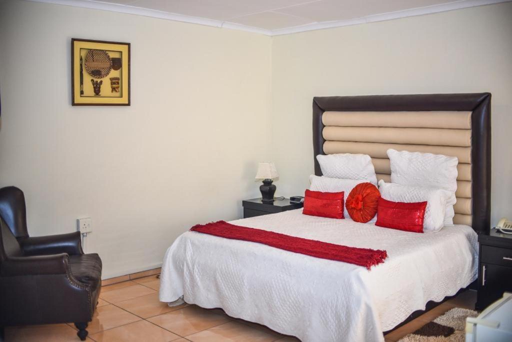 Tshedza Guest Lodge Louis Trichardt Εξωτερικό φωτογραφία